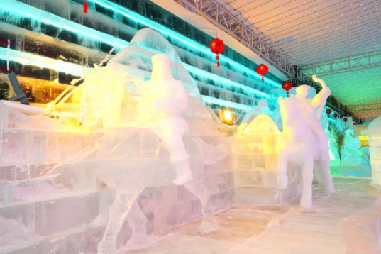 炫彩冰雕迎客来2022右玉冰雪嘉年华冰雕园正式开园