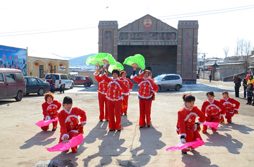 <em>盂县</em>交口村欢天喜地过大年