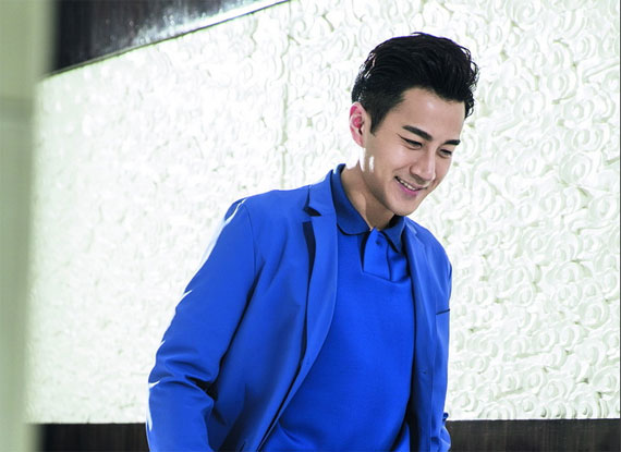 刘恺威《时装男士》帅气写真演绎绅士品格