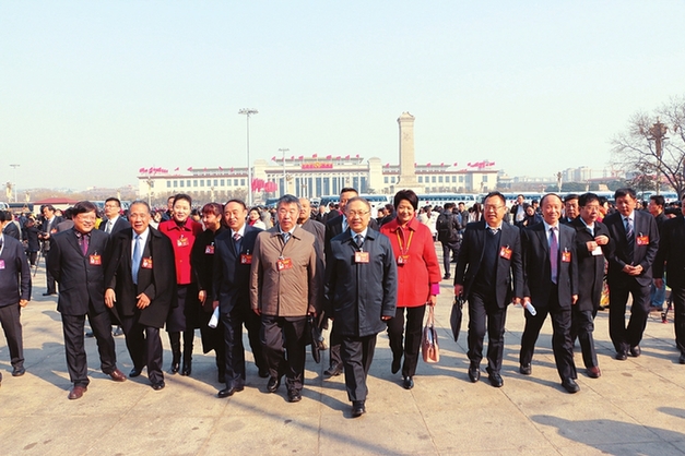 驻晋委员出席全国政协十二届五次会议开幕大会侧记