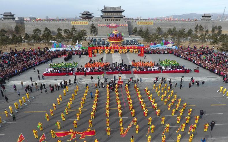 大同古都灯会民俗文化展演“秀”出最炫民族风