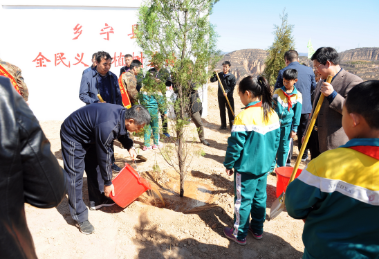 乡宁县开展全民义务植树活动