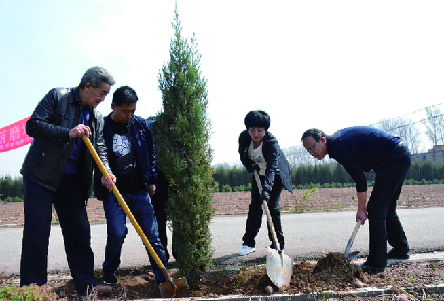 代县上磨坊乡组织开展春季义务植树活动