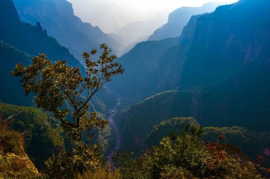 因地制宜,中部 红色山脉 打响脱贫攻坚战