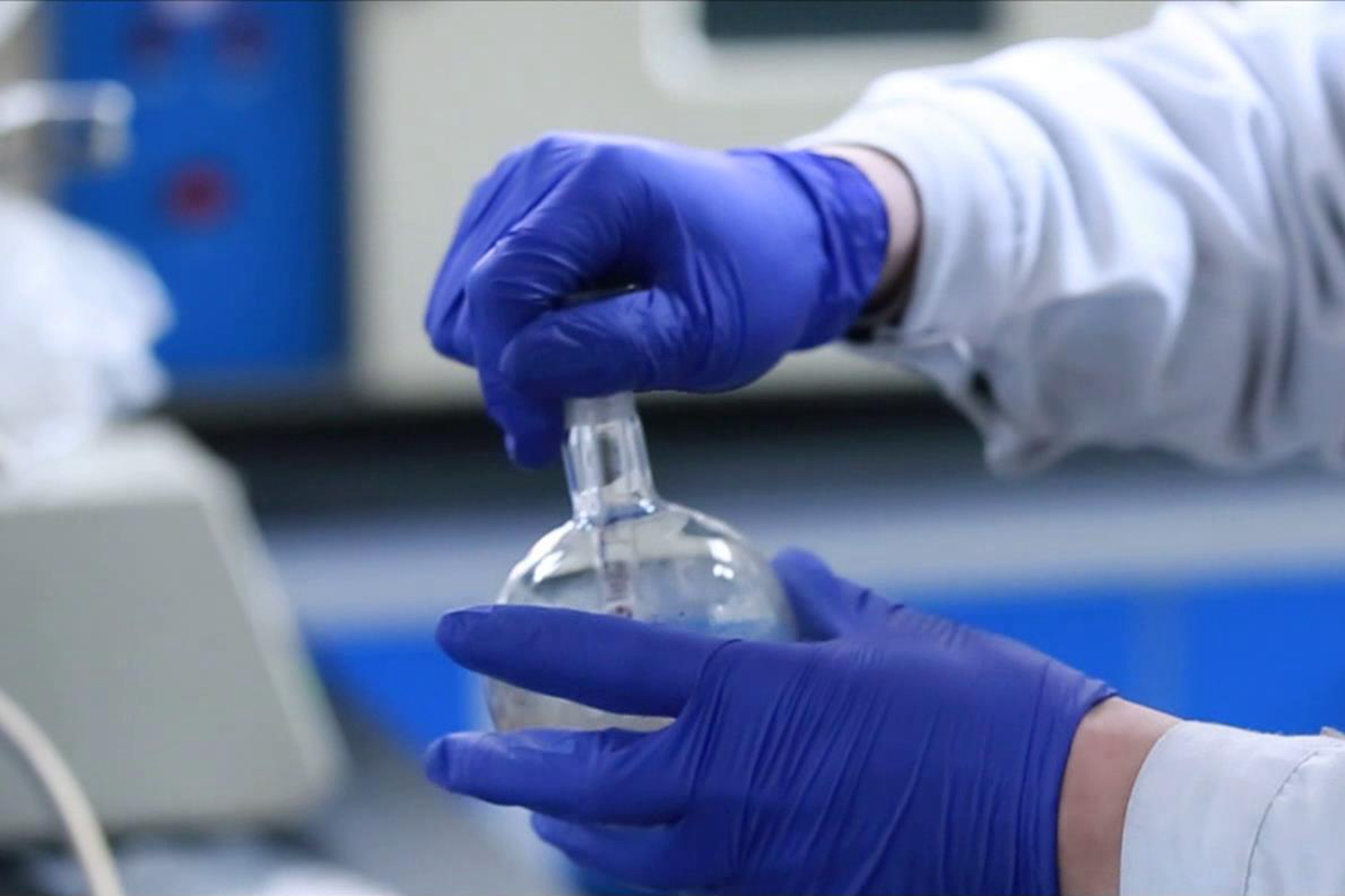 2016年到2017年，我们研发工作中一个巨大的进步就是不用焦煤而做出民用洁净焦炭。