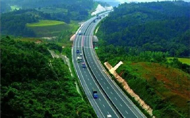 山西三年将建成三大板块旅游公路 辐射七成省