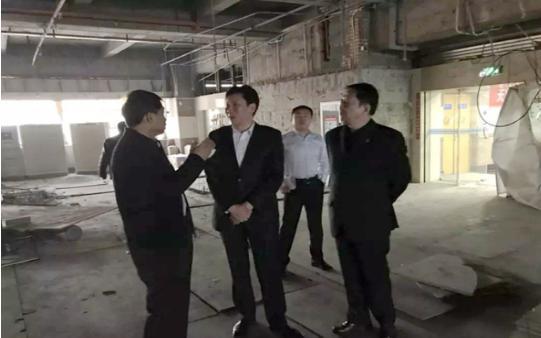 尚朝辉对山西省分行本部施工现场进行检查指导