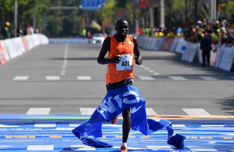 非洲选手包揽2018太原国际马拉松前三名