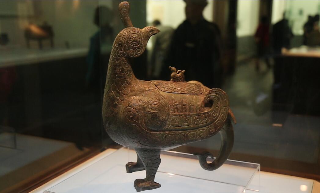 鸟尊是一件拥有着3000多年历史的青铜器精品。