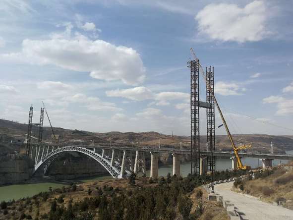 中铁六局太原铁建公司负责施工的准朔铁路黄河桥缆索吊拆除全部安全完成