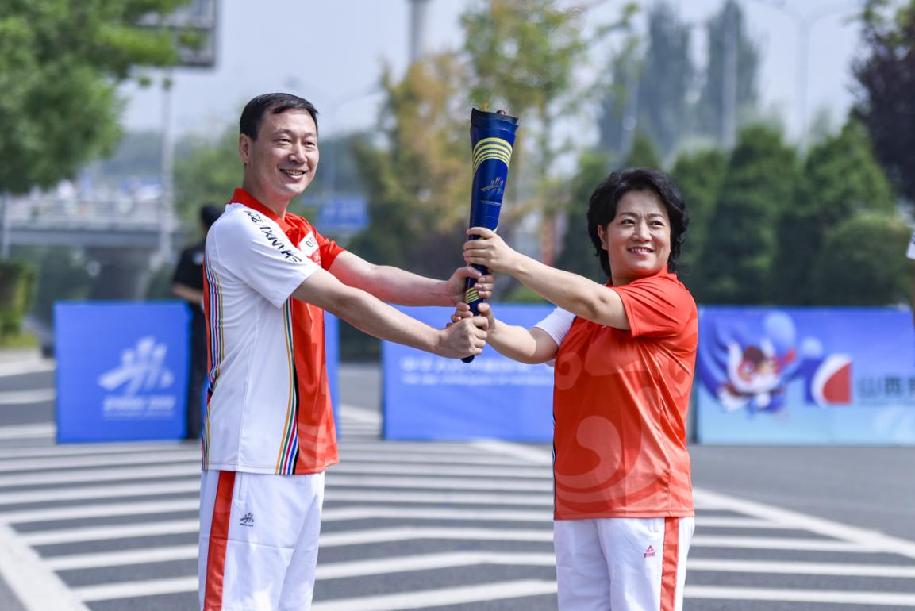 组图直击，二青会火炬传递这样开启“太原之旅”