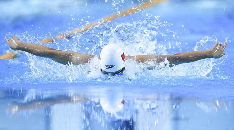 游泳——体校乙组女子50米蝶泳决赛赛况