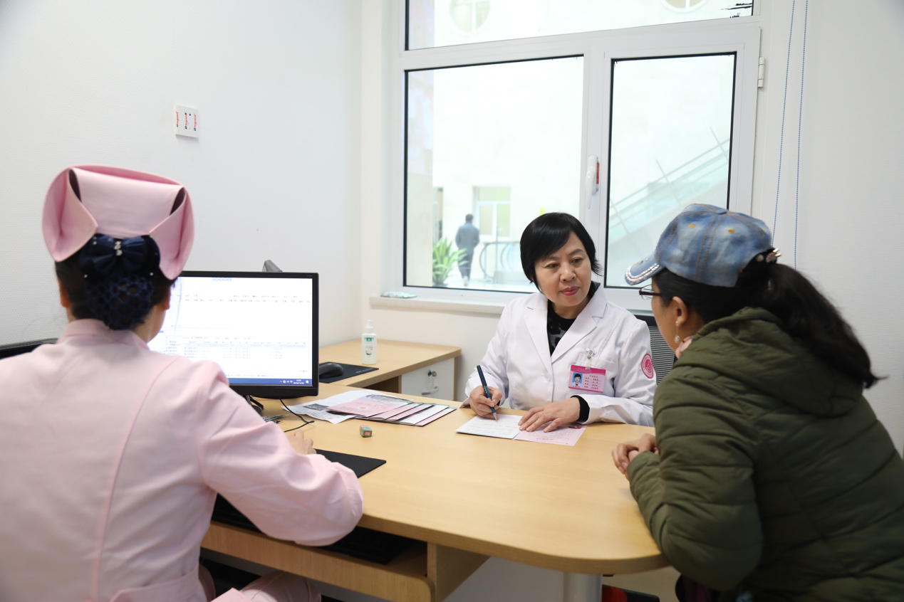 采取网络会诊、基层培训、双向转诊等方式。