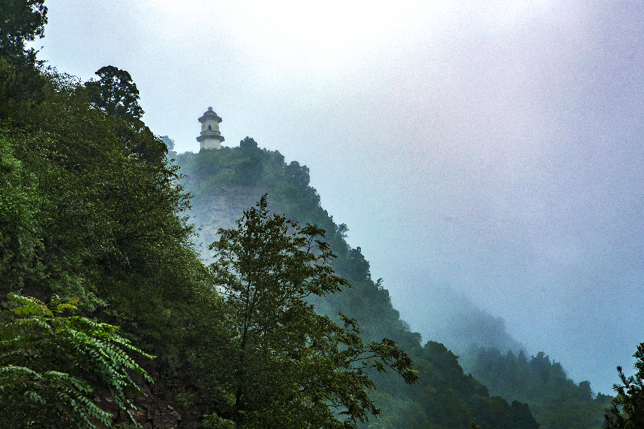 烟雨迷蒙玄中寺