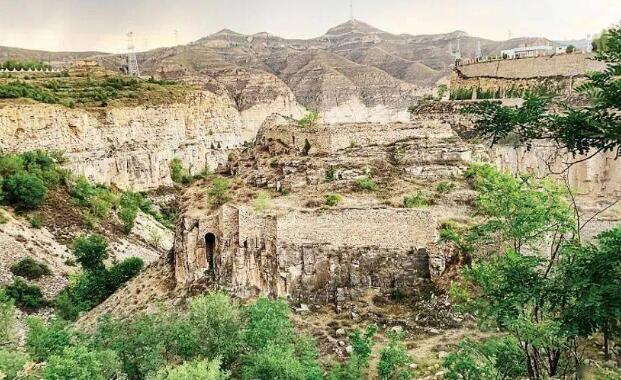 山西黄河岸发现一座4500年前的石寨