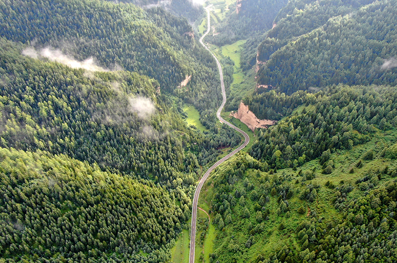 【“飞阅”中国】夏日管涔山，满目青翠