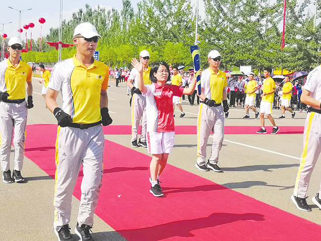 二青会实体火炬在宁武原平传递