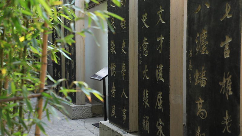 山西太原:碑林公园享清凉