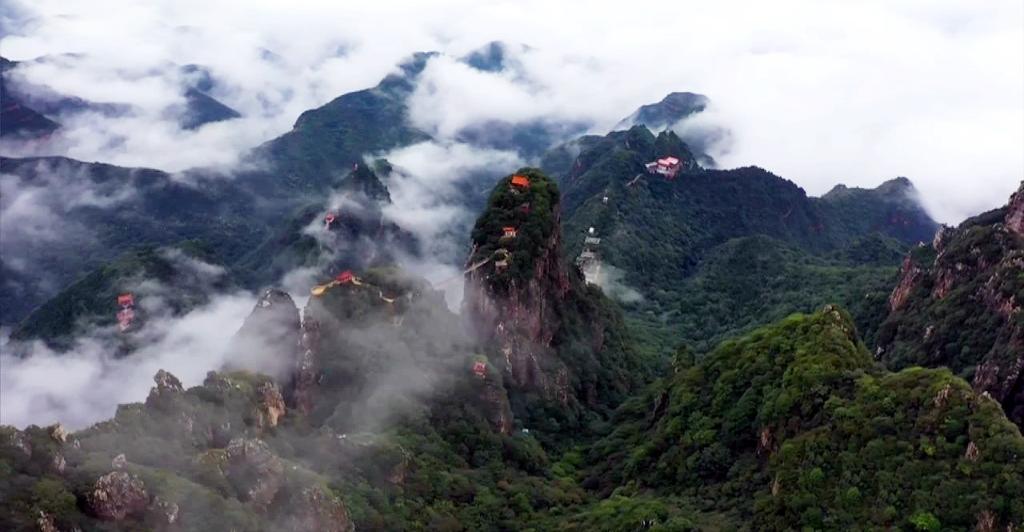 雨后五老峰云海缥缈