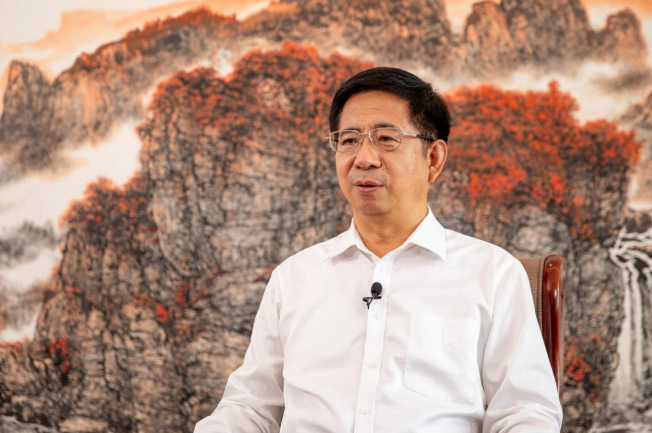 坚持“治山治水治气治城一体推进”。
