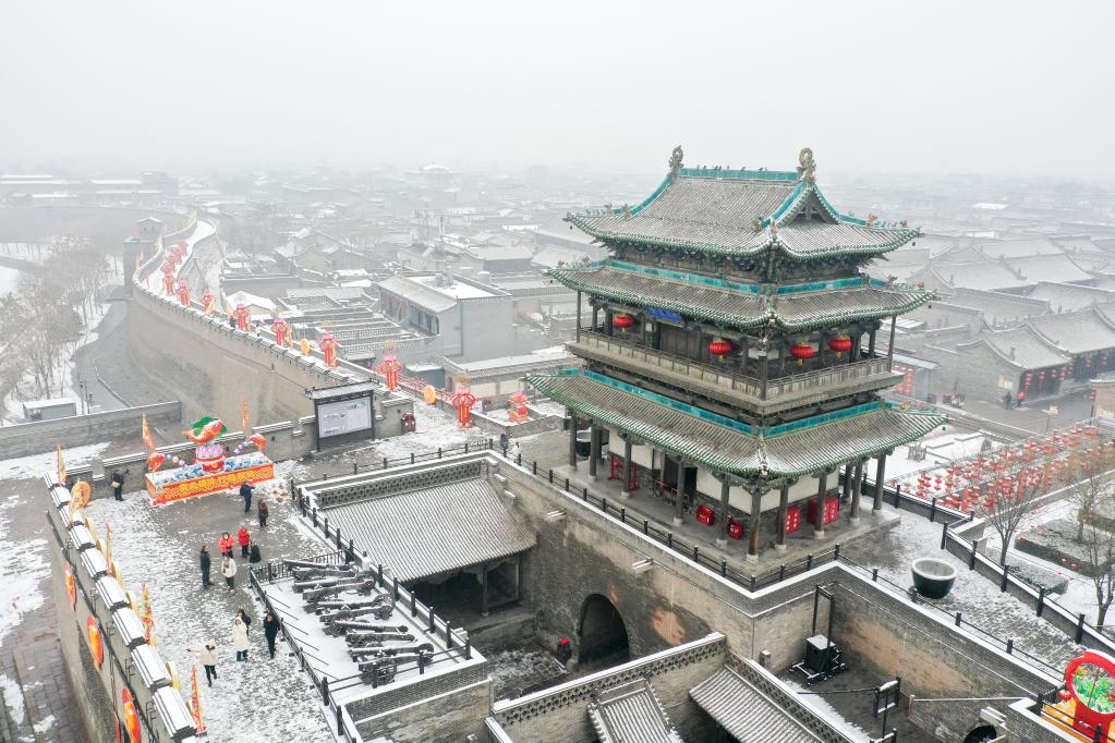 山西平遙古城迎春雪