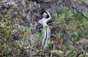 晋城：珏山山崖惊现“神女”