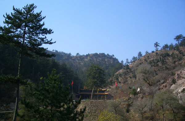 松柏不乱邓峰寺