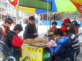 关注中小学校园及周边环境